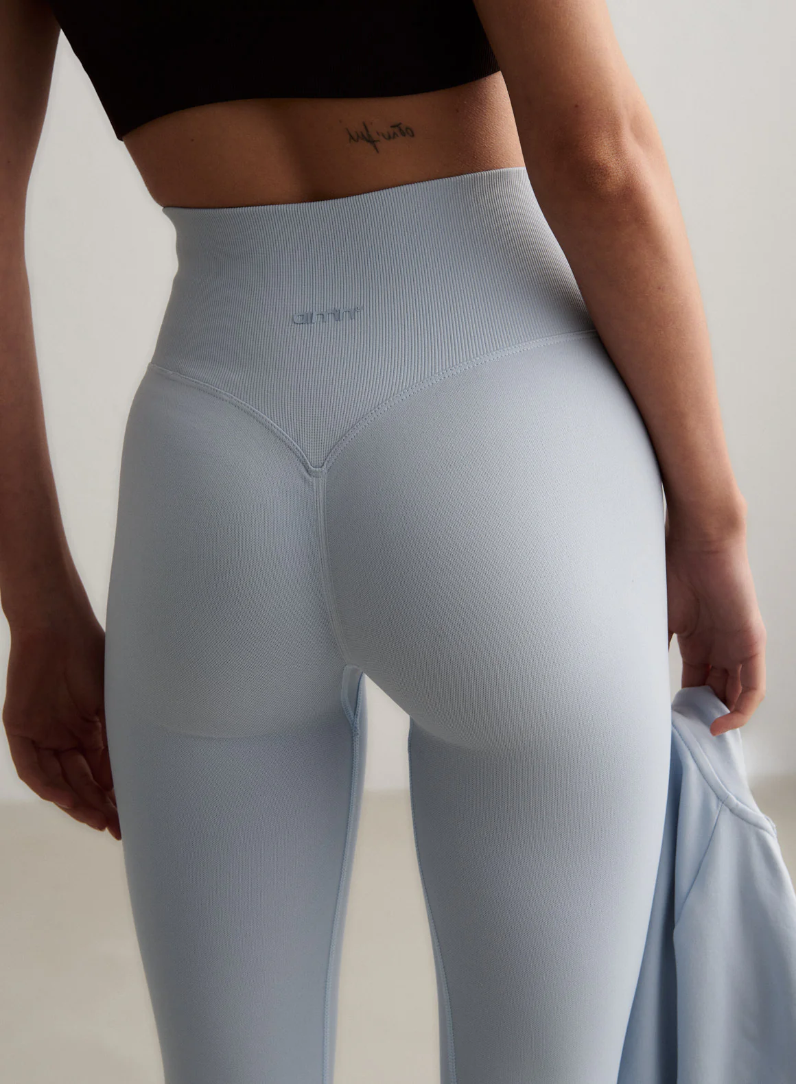 Aura Shape Seamless Petite Tights - Image 3
