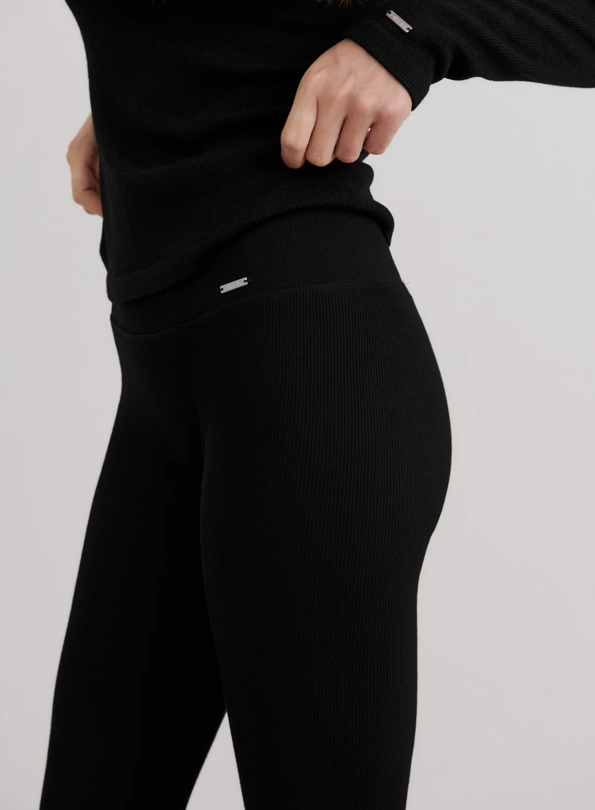 Black Ribbed Wool Leggings - Image 4