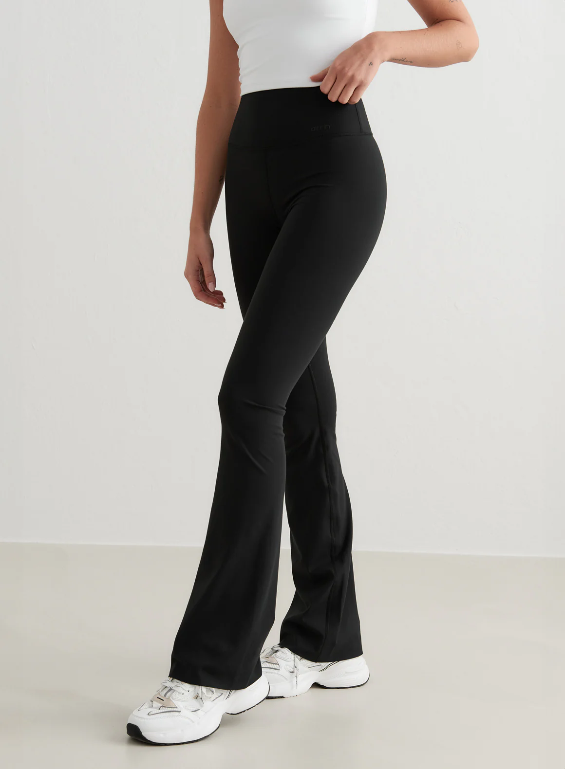 Black Sense Flare Tights - Image 69