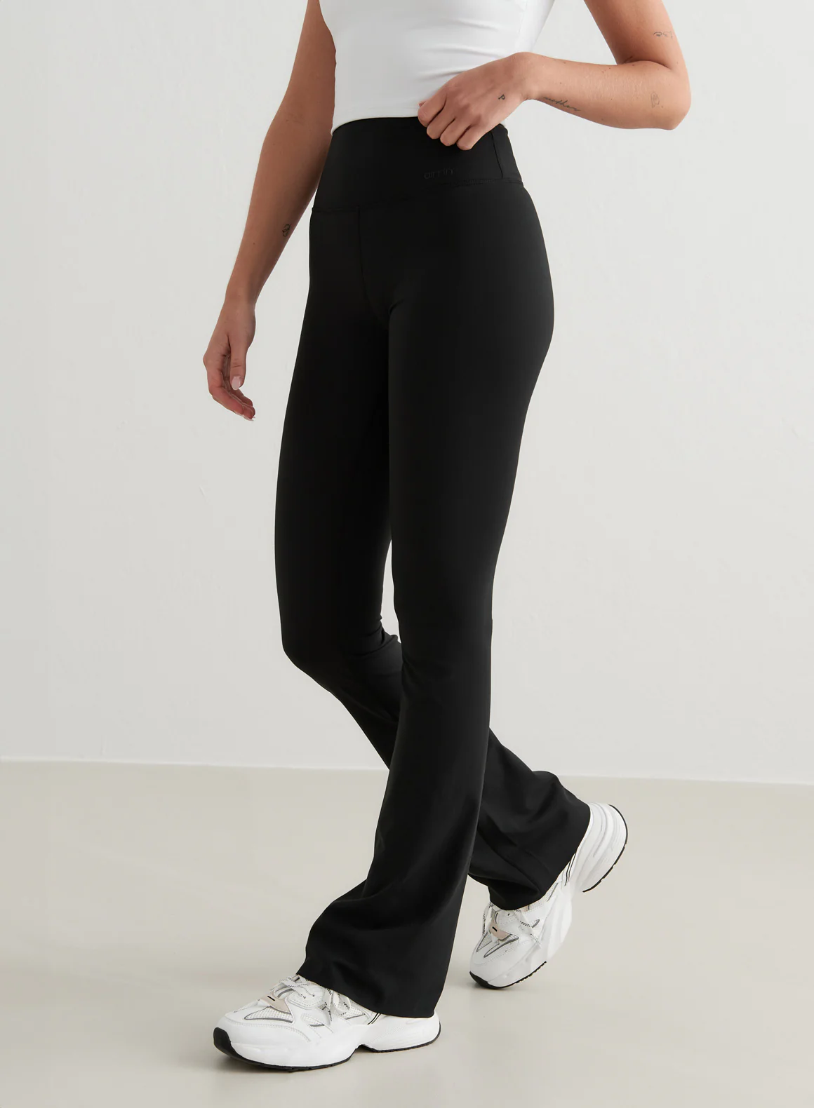 Black Sense Flare Tights - Image 76