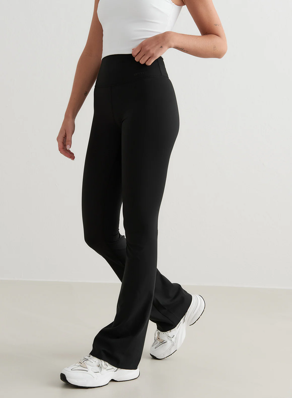 Black Sense Flare Tights - Image 3