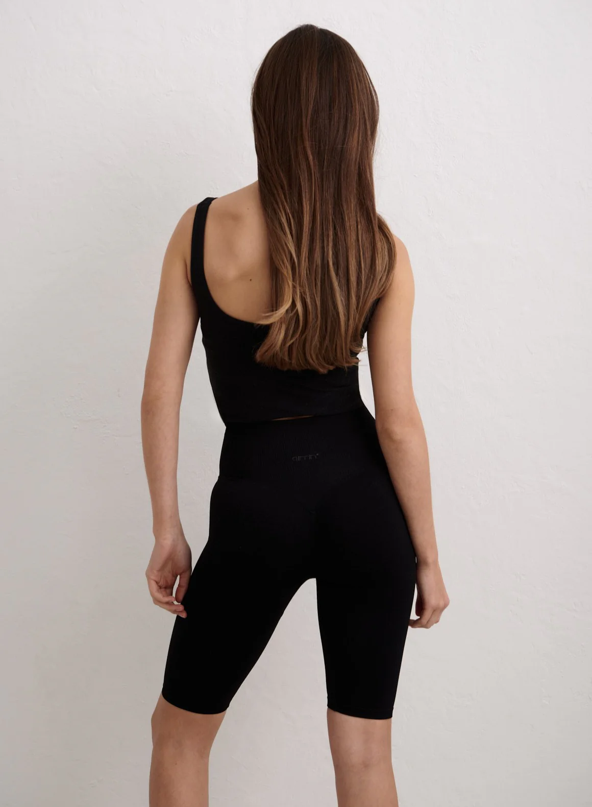 Black Shape Seamless Biker Shorts - Image 3