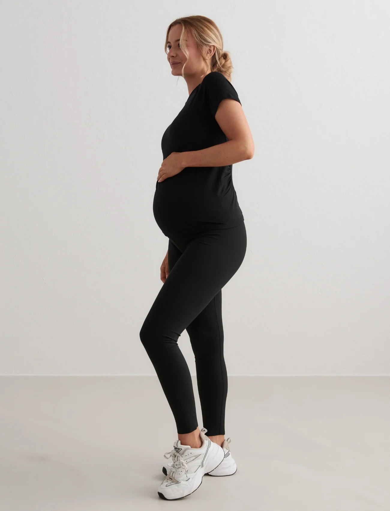 Black Soft Basic Maternity Short Sleeve - Image 5