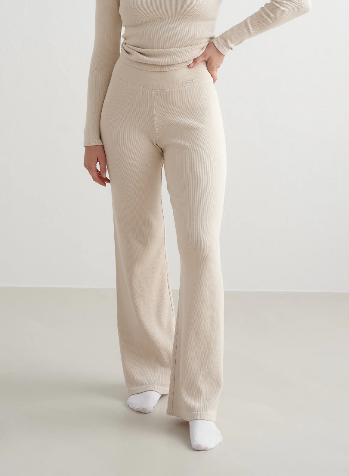 Café Au Lait Ribbed Wool Wide Pants - Image 2