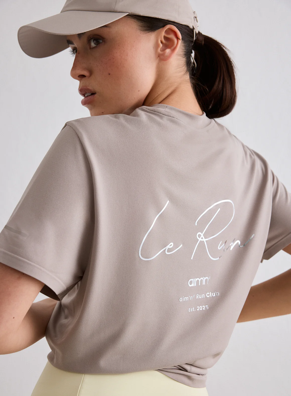Dark Clay Le Run Seamless Running T-shirt - Image 2