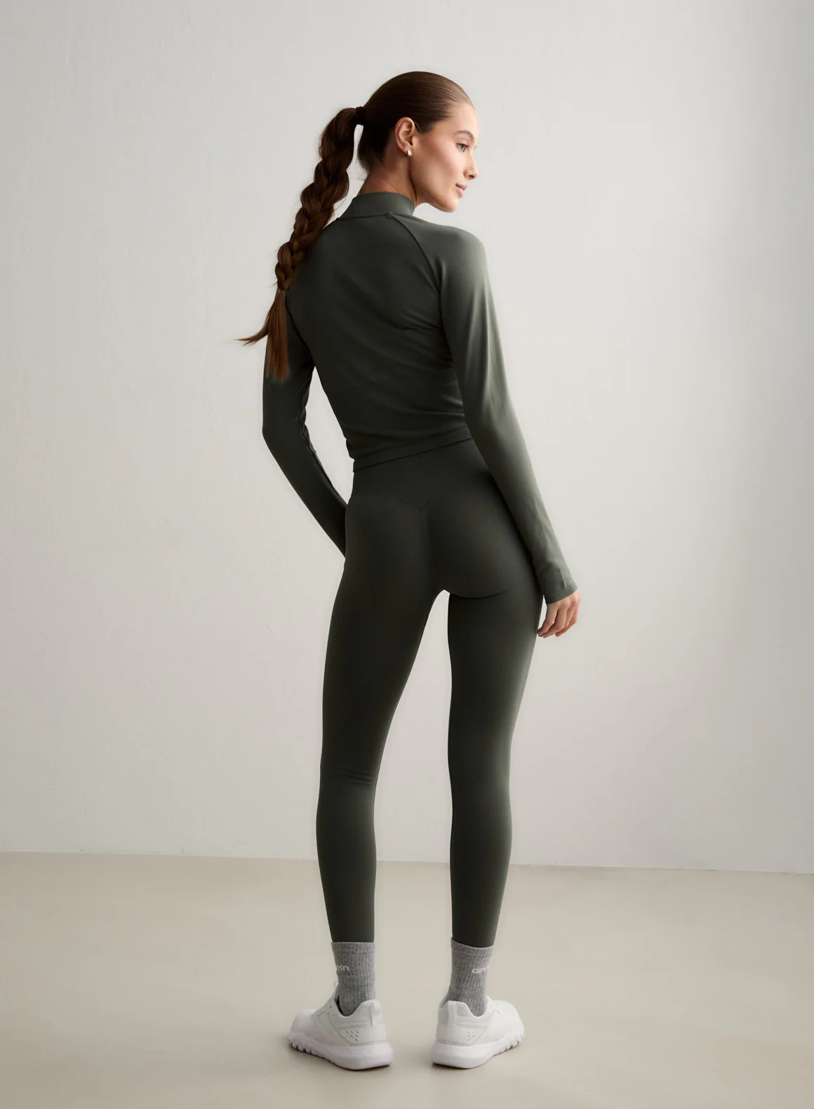 Ivy Shape Seamless Petite Tights - Image 3
