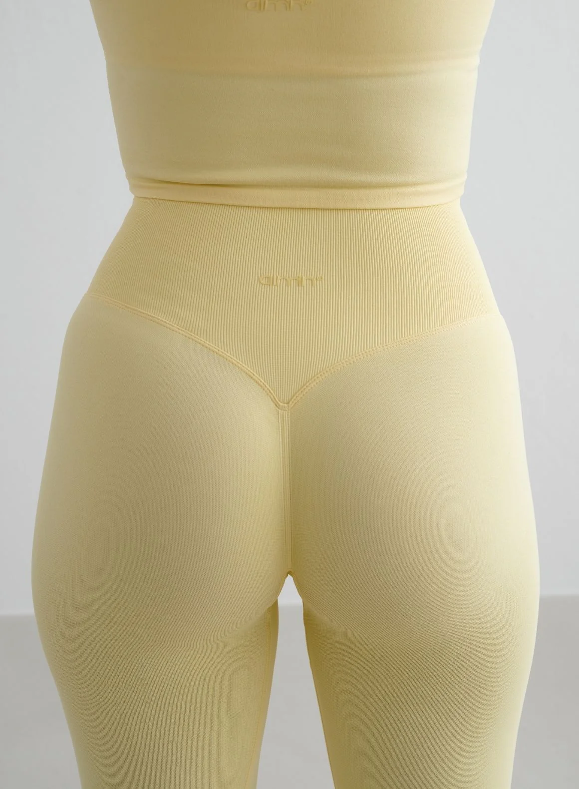 Mellow Shape Seamless Petite Tights - Image 5