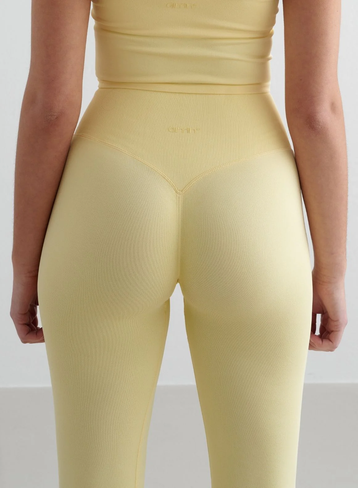 Mellow Shape Seamless Tights - Image 4